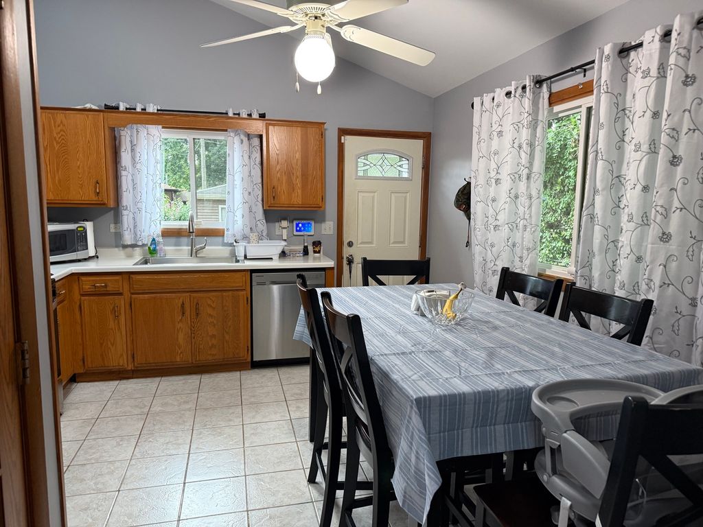 29W313 Ray Avenue, West Chicago, IL 60185 — photo 4