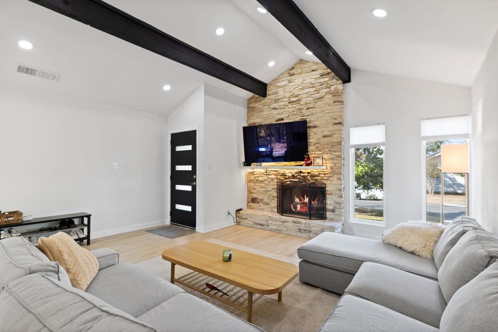 5302 Woodmoor DR, Austin, TX 78721