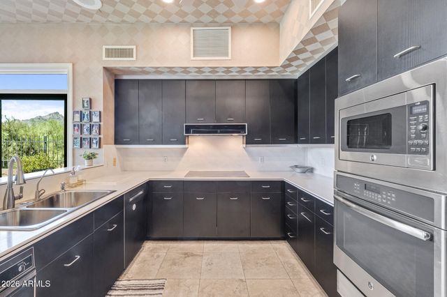 3039 E MARSHALL Avenue, Phoenix, AZ 85016