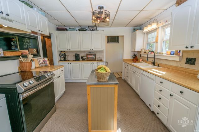 1510 S Walnut Street, Hartford City, IN 47348