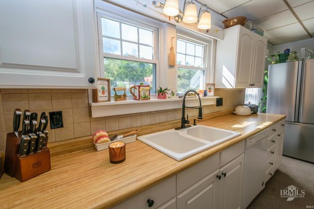 1510 S Walnut Street, Hartford City, IN 47348