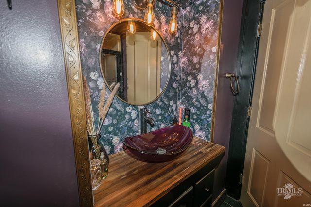 1510 S Walnut Street, Hartford City, IN 47348