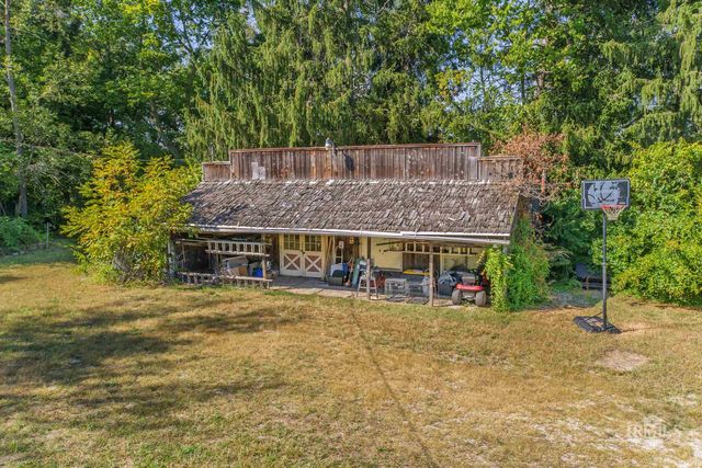 1510 S Walnut Street, Hartford City, IN 47348