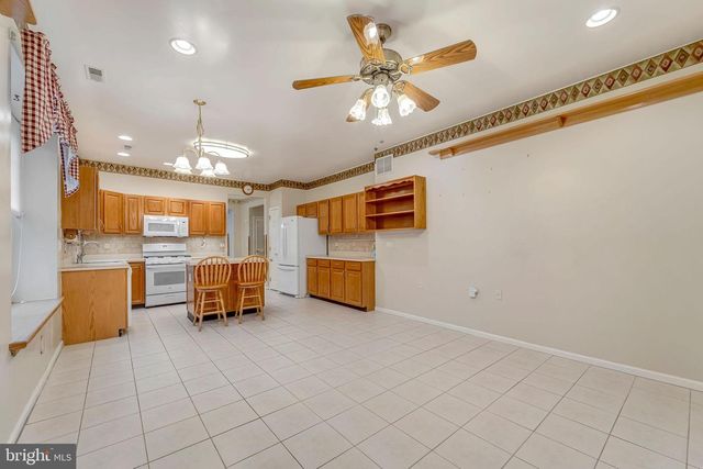 7 DUTCHESS CT, Southampton, NJ 08088