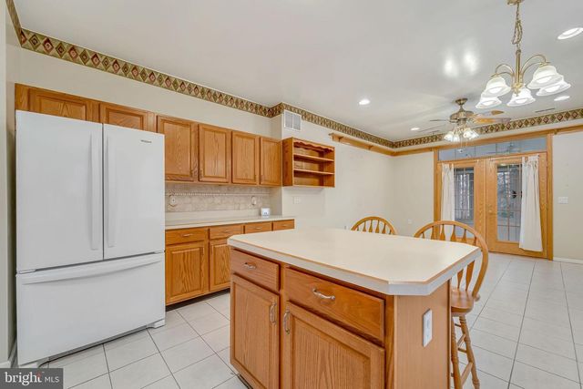 7 DUTCHESS CT, Southampton, NJ 08088