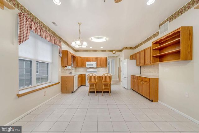 7 DUTCHESS CT, Southampton, NJ 08088