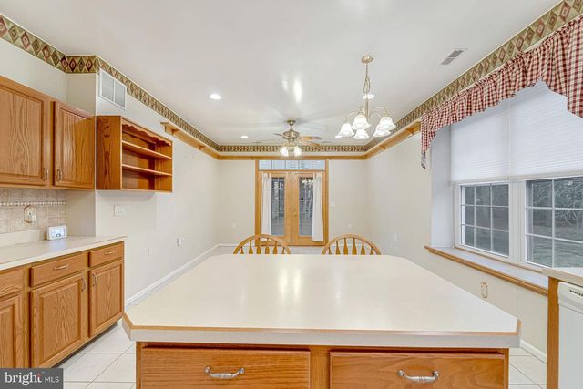 7 DUTCHESS CT, Southampton, NJ 08088