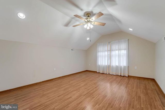 7 DUTCHESS CT, Southampton, NJ 08088