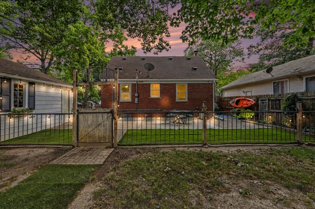 3620 Fort Drive, Waterford, MI 48328