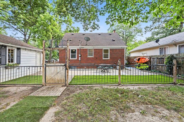 3620 Fort Drive, Waterford, MI 48328