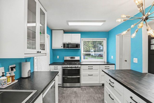 3620 Fort Drive, Waterford, MI 48328