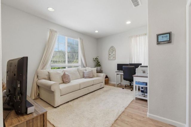 62 Thomas Avenue, Tracy, CA 95391
