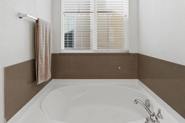 62 Thomas Avenue, Tracy, CA 95391