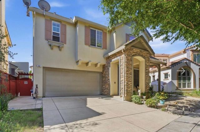 62 Thomas Avenue, Tracy, CA 95391