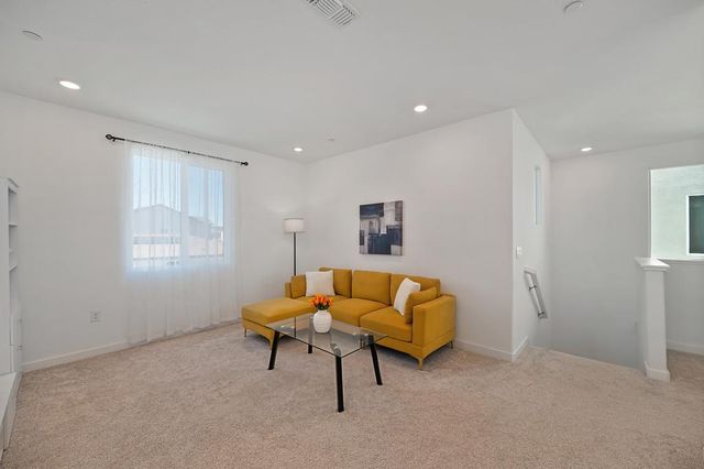 8118 Tino Way, Elk Grove, CA 95757