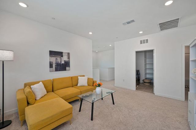 8118 Tino Way, Elk Grove, CA 95757