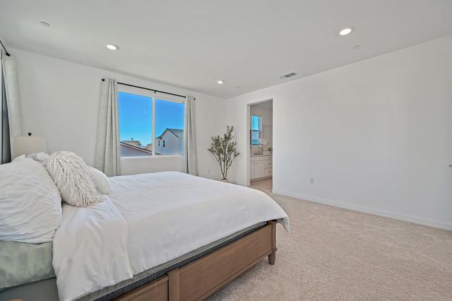 8118 Tino Way, Elk Grove, CA 95757