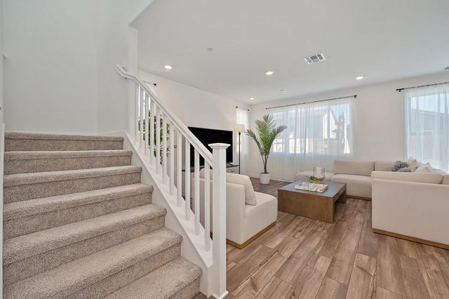 8118 Tino Way, Elk Grove, CA 95757