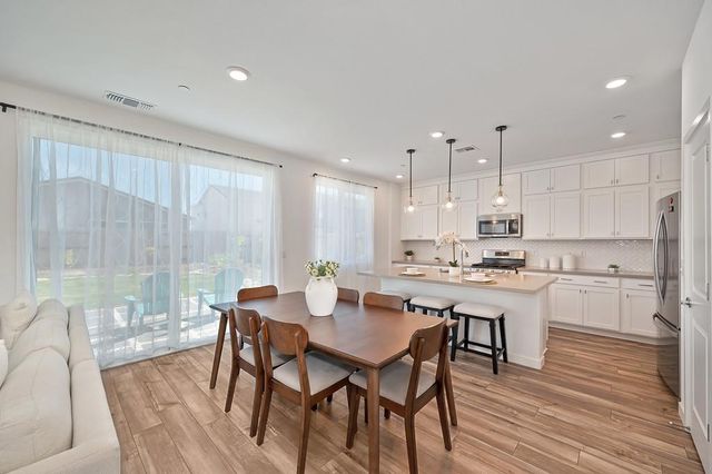 8118 Tino Way, Elk Grove, CA 95757