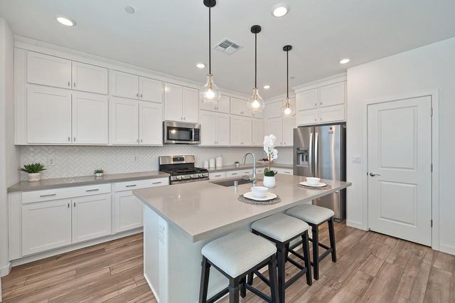8118 Tino Way, Elk Grove, CA 95757
