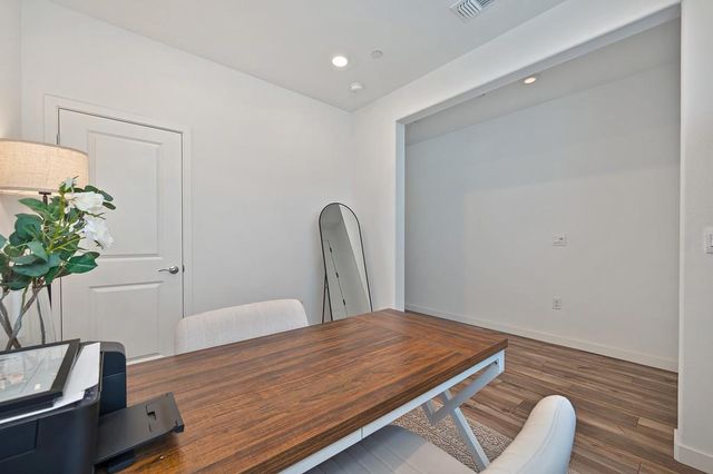 8118 Tino Way, Elk Grove, CA 95757