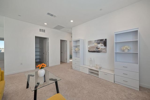 8118 Tino Way, Elk Grove, CA 95757