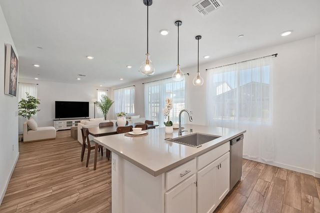 8118 Tino Way, Elk Grove, CA 95757