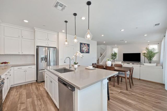 8118 Tino Way, Elk Grove, CA 95757