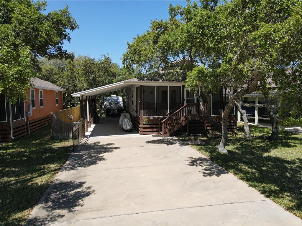 1023 S Fuqua St, Rockport, TX 78382 — photo 4
