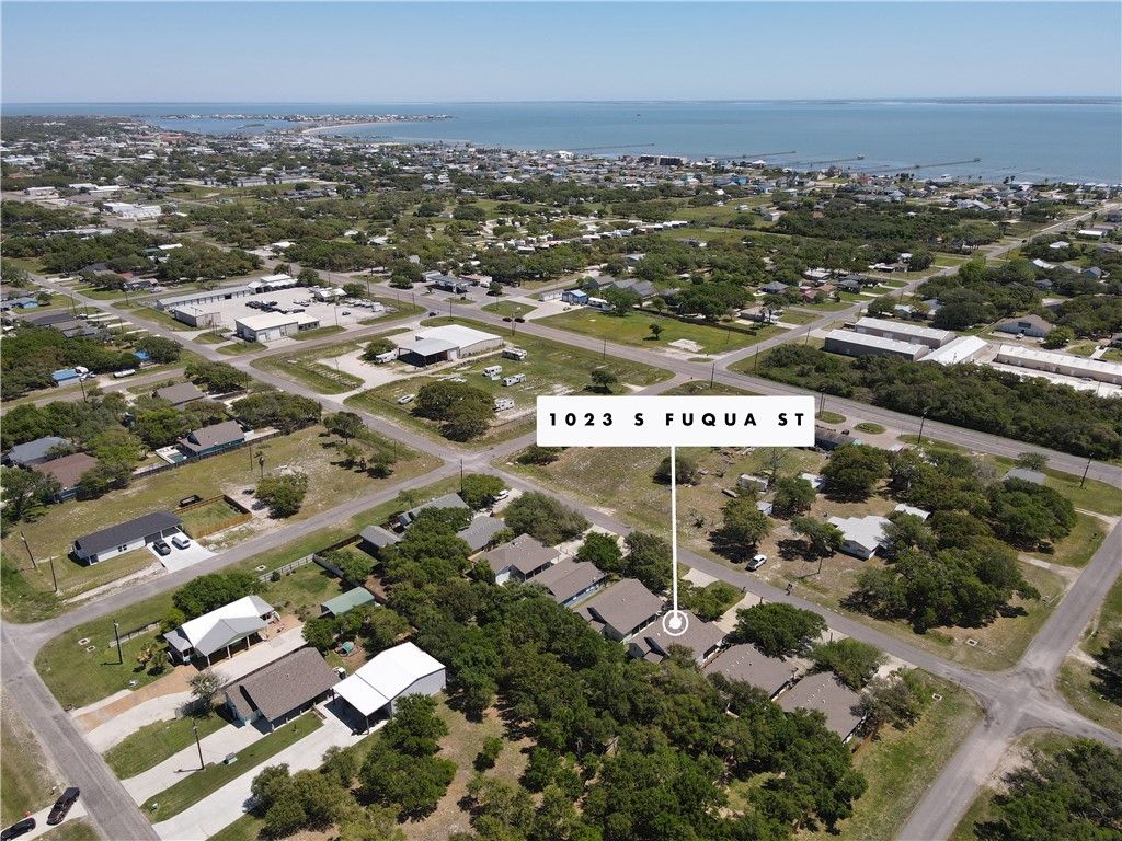 1023 S Fuqua St, Rockport, TX 78382 — photo 5
