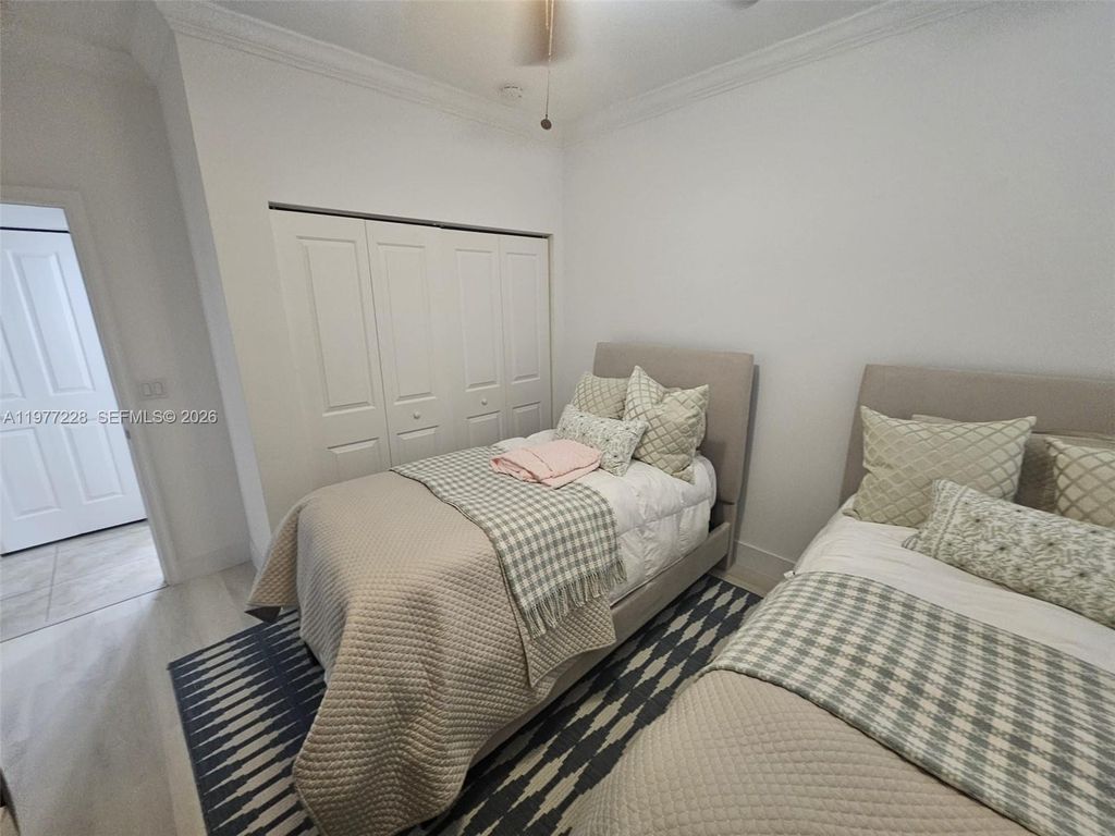 Image 14 of property listing at 3390 NW 125th Way 3390, Sunrise, FL 33323