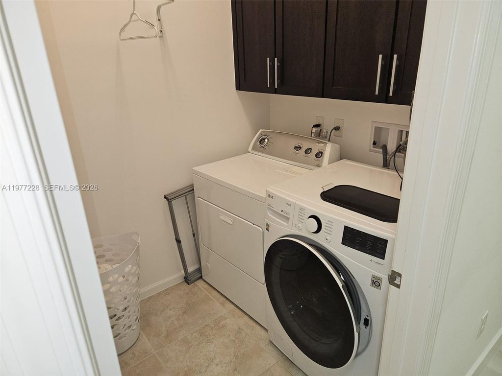 Image 29 of property listing at 3390 NW 125th Way 3390, Sunrise, FL 33323