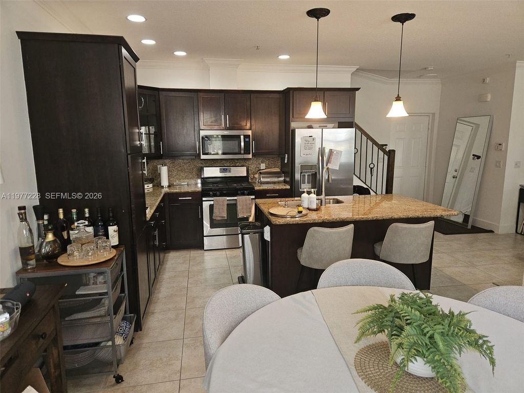 Image 9 of property listing at 3390 NW 125th Way 3390, Sunrise, FL 33323