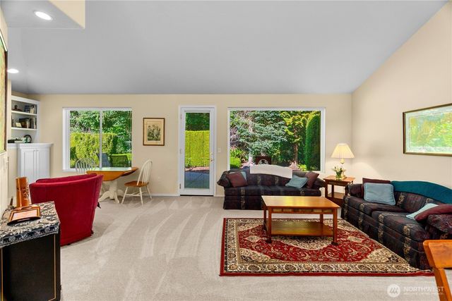 6936 Fairway Lane SE, Olympia, WA 98501