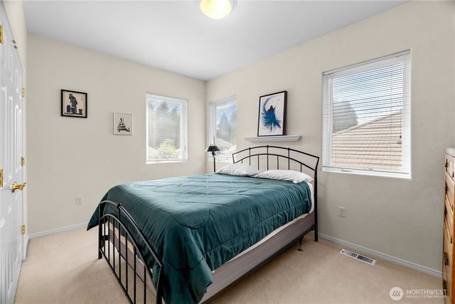 6936 Fairway Lane SE, Olympia, WA 98501