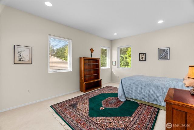 6936 Fairway Lane SE, Olympia, WA 98501
