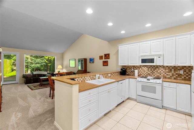 6936 Fairway Lane SE, Olympia, WA 98501