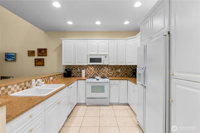 6936 Fairway Lane SE, Olympia, WA 98501