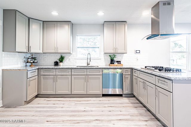 633 Courville Street, Breaux Bridge, LA 70517