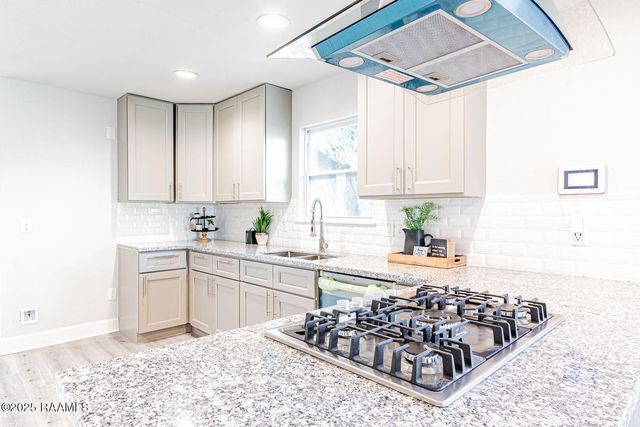 633 Courville Street, Breaux Bridge, LA 70517