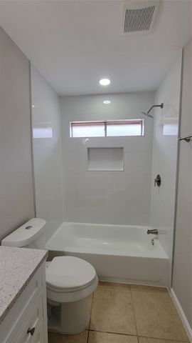 7646 Winkle Wood Lane, Houston, TX 77086