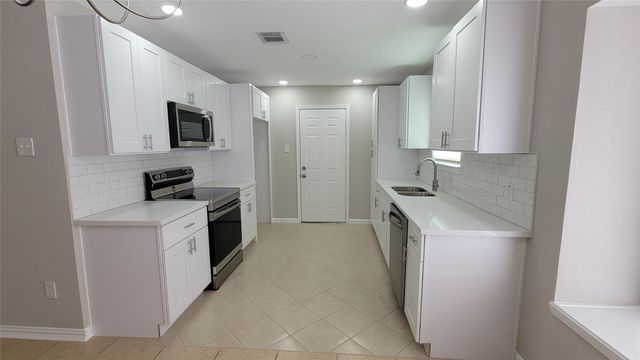 7646 Winkle Wood Lane, Houston, TX 77086