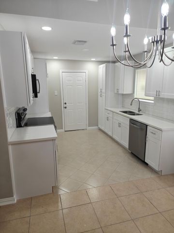 7646 Winkle Wood Lane, Houston, TX 77086