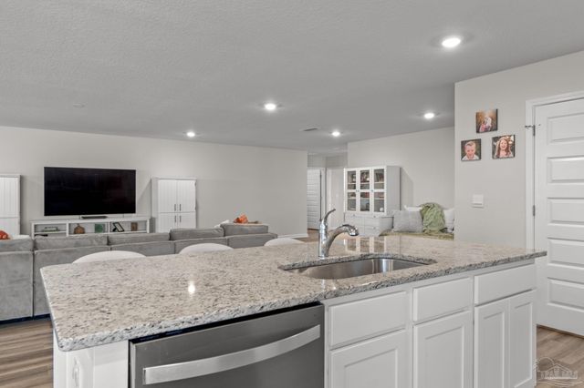 3854 James Stovall St, Pensacola, FL 32526