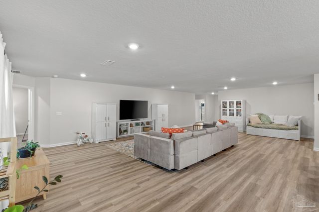 3854 James Stovall St, Pensacola, FL 32526