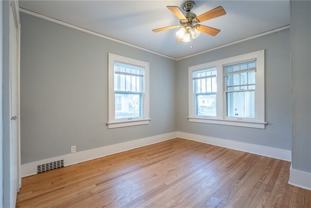 419 33rd Street NE, Cedar Rapids, IA 52402