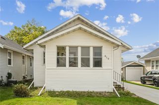 419 33rd Street NE, Cedar Rapids, IA 52402