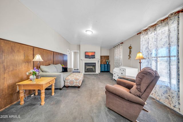 21024 W MONTGOMERY Road, Wittmann, AZ 85361