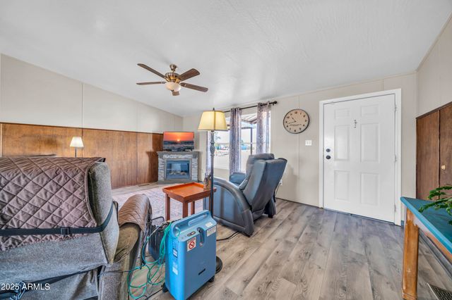 21024 W MONTGOMERY Road, Wittmann, AZ 85361