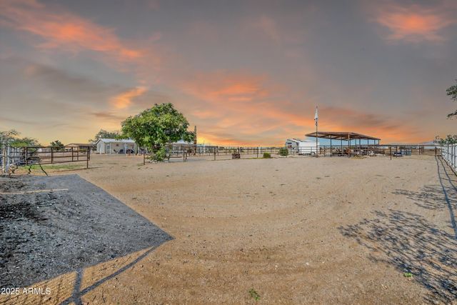 21024 W MONTGOMERY Road, Wittmann, AZ 85361